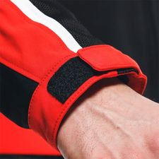 HYDRAFLUX_2_AIR_D-DRY_BLACK_LAVA_RED_08